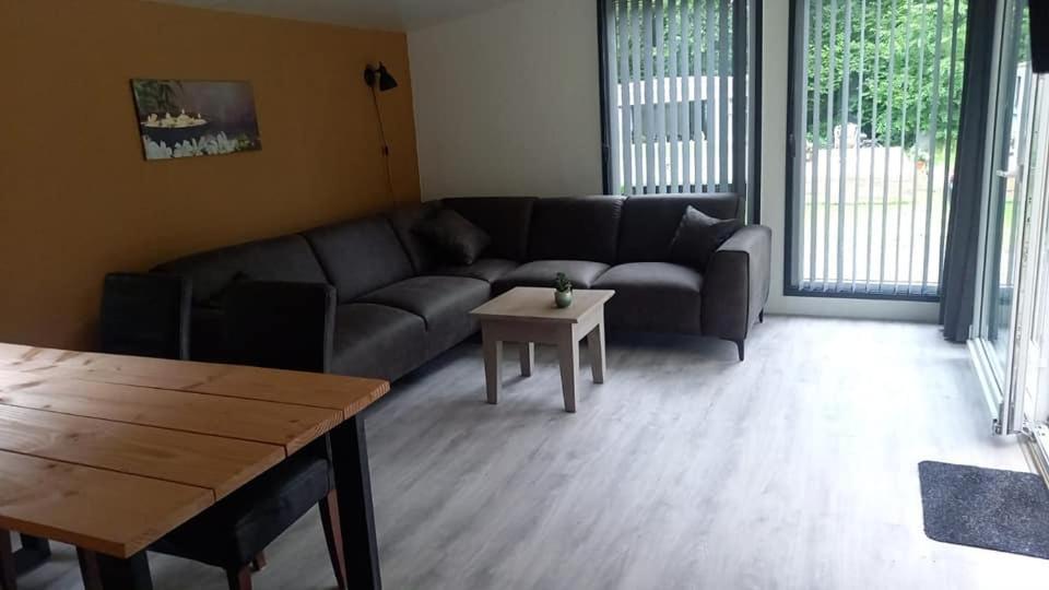 Chalet 2 Landgoedcamping Nienoord In Leek Eksteriør bilde